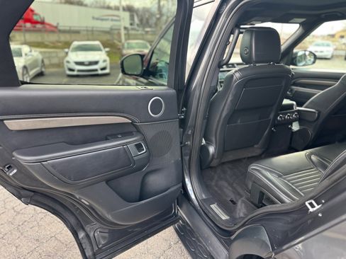 Used 2020 Land Rover Discovery HSE image 39