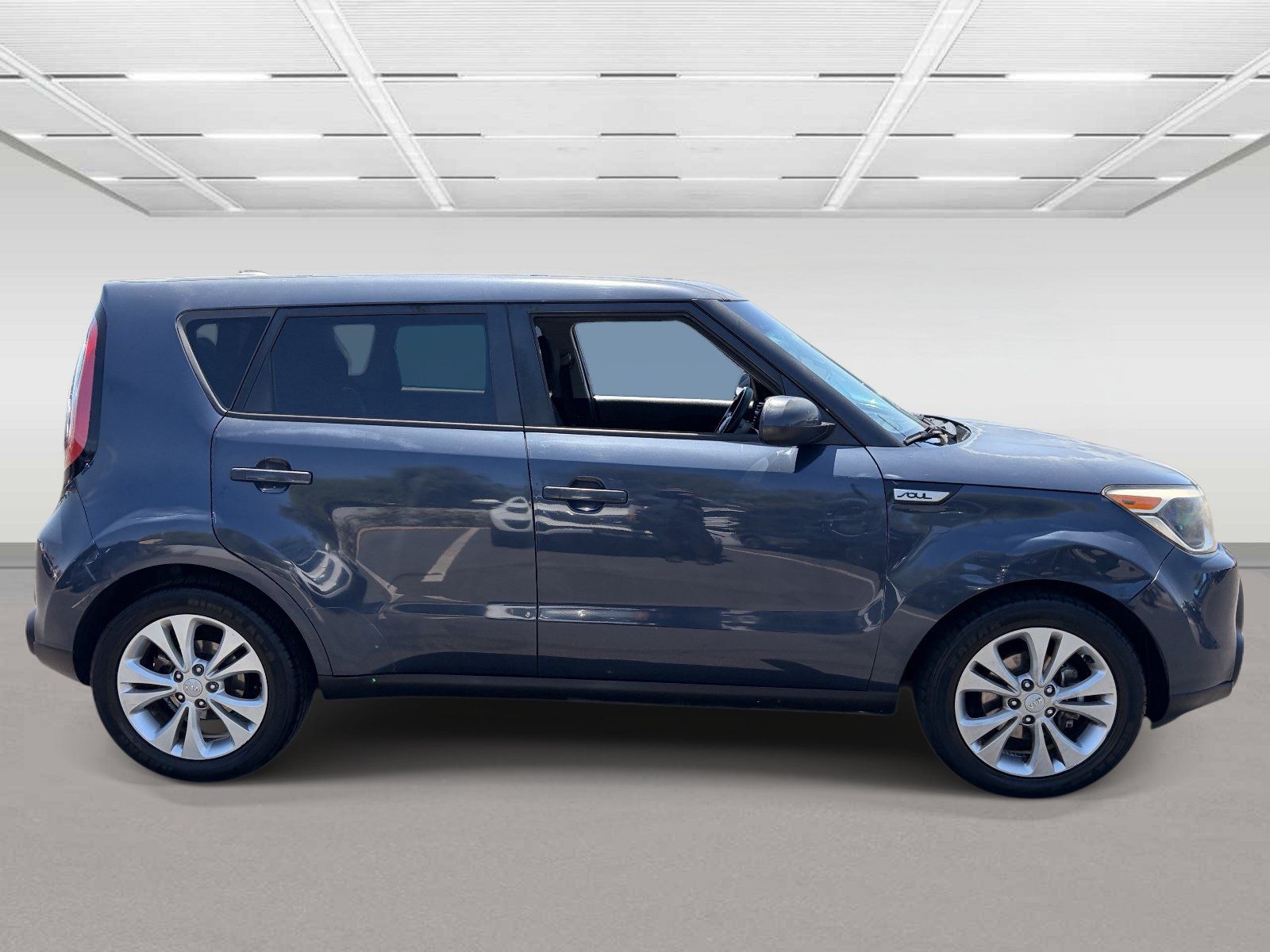 Used 2015 Kia Soul + FWD image 6