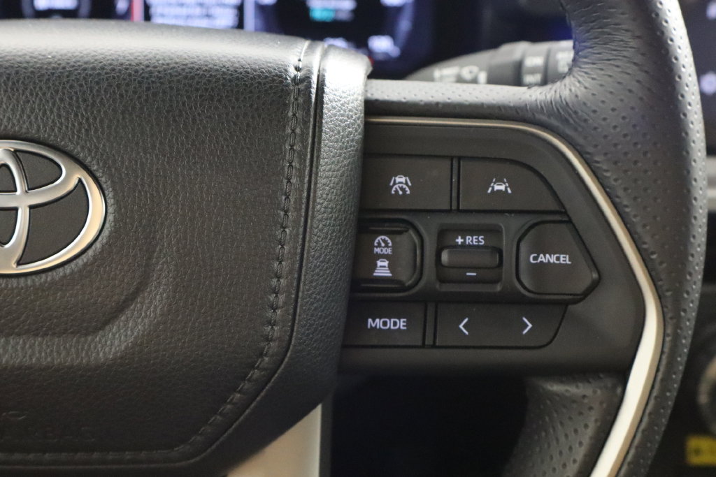 Used 2026 Toyota 4Runner Trailhunter AWD/4WD image 30
