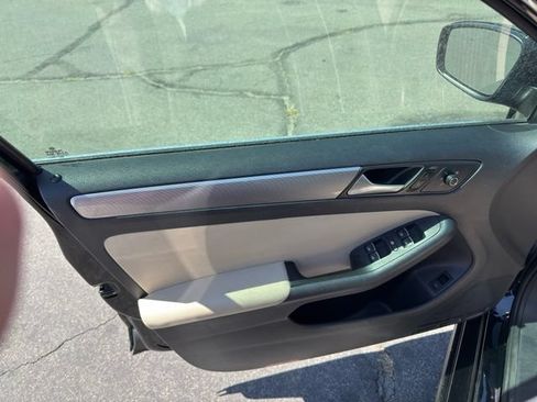 Used 2015 Volkswagen Jetta SE FWD image 17