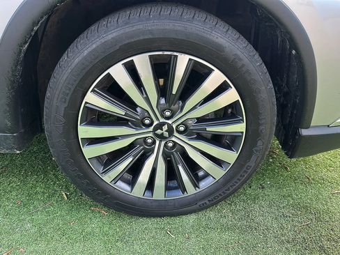 Used 2020 Mitsubishi Outlander SE FWD image 48