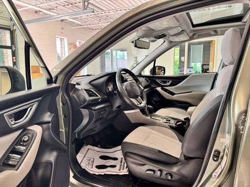 Used 2020 Subaru Forester Premium AWD/4WD image 8