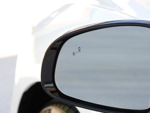 Used 2022 Genesis G70 2.0T RWD image 49