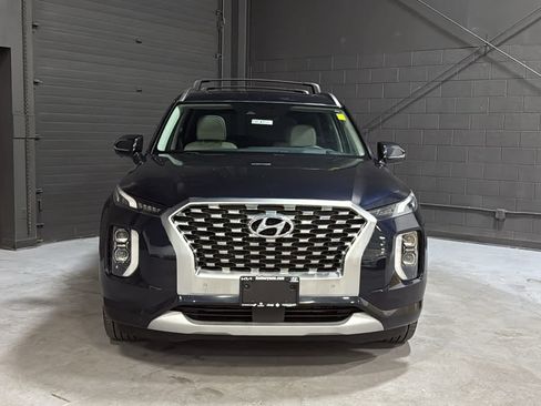 Used 2022 Hyundai Palisade Limited w/ Winter Package AWD/4WD image 2