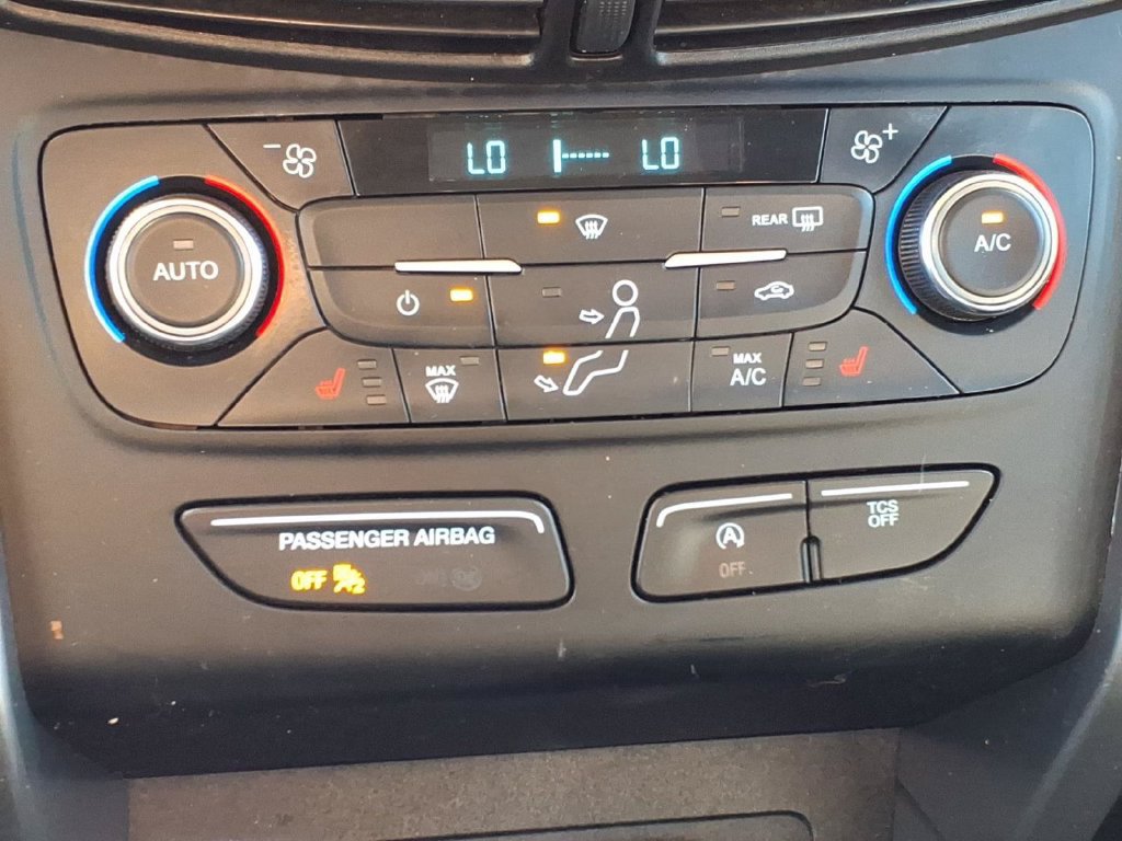 Used 2017 Ford Escape SE w/ Equipment Group 201A FWD image 17