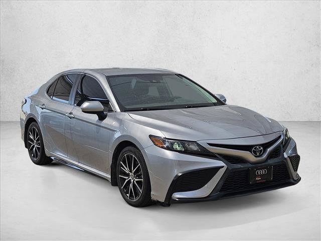 Used 2021 Toyota Camry SE FWD image 3