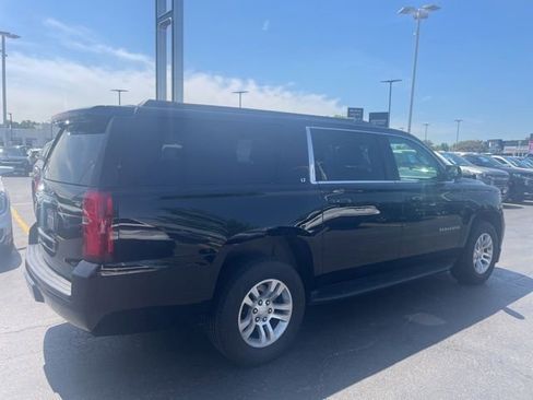 Used 2019 Chevrolet Suburban LT w/ Luxury Package AWD/4WD image 2