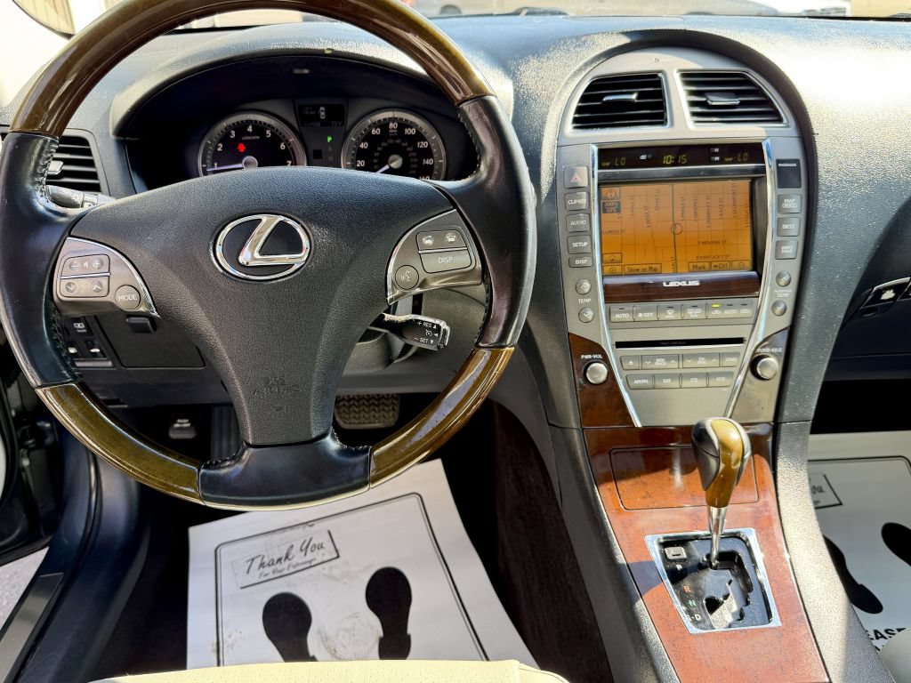 Used 2010 Lexus ES 350 w/ Preferred Accessory Package FWD image 9