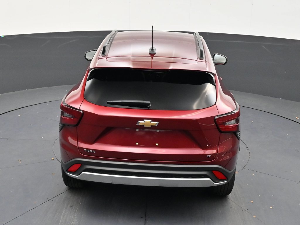 Used 2025 Chevrolet Trax LT FWD image 15