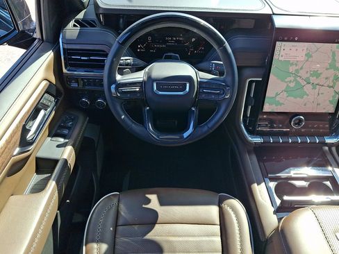 Used 2025 GMC Yukon Denali Ultimate AWD/4WD image 13