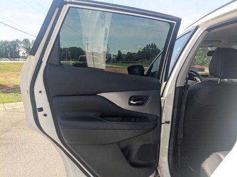 Used 2024 Nissan Murano SV FWD image 22