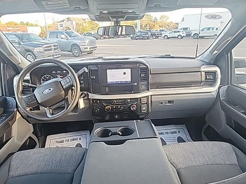 Used 2025 Ford F250 XLT image 12