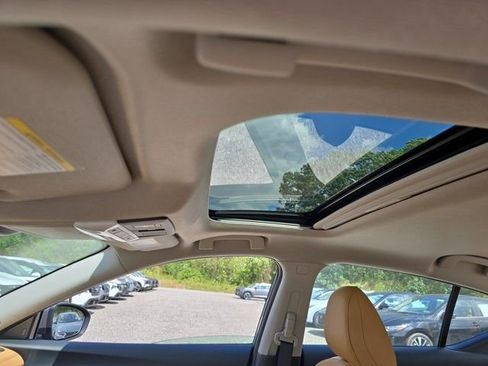 New 2025 Nissan Sentra SV w/ SV Premium Package image 7