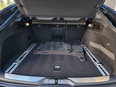 Used 2022 Maserati Levante Trofeo image 21