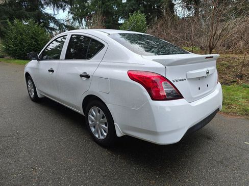 Used 2017 Nissan Versa S Plus image 3