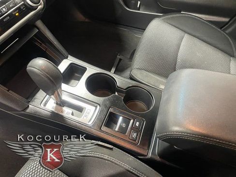 Used 2019 Subaru Outback 2.5i Premium image 17