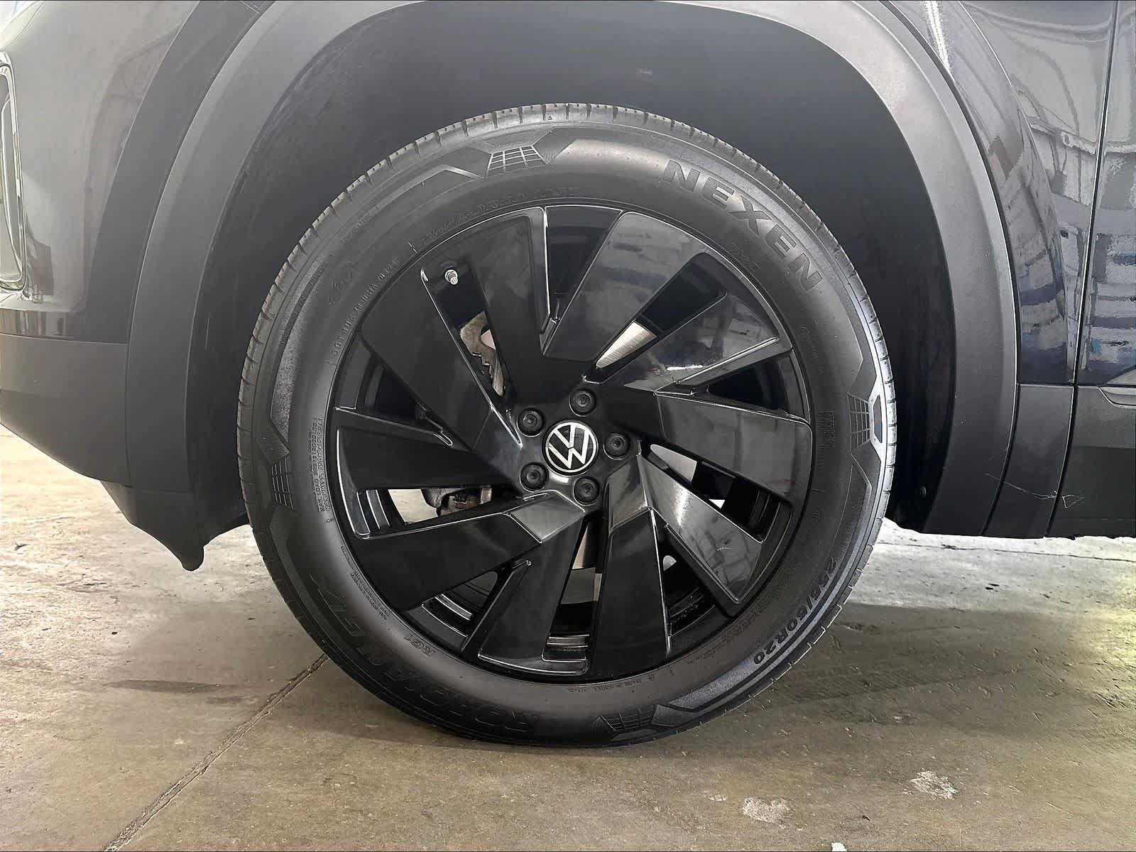 Used 2024 Volkswagen Atlas Cross Sport SE w/ Panoramic Sunroof Package AWD/4WD image 36