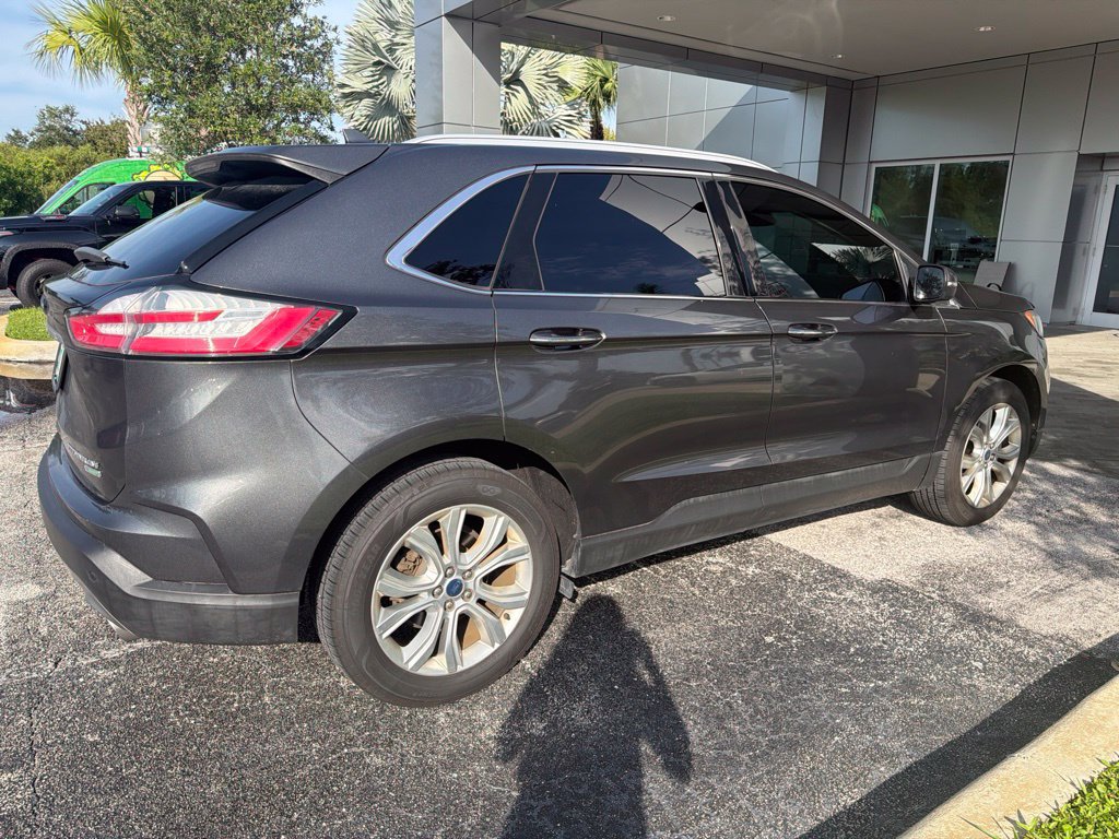 Used 2020 Ford Edge Titanium FWD image 3
