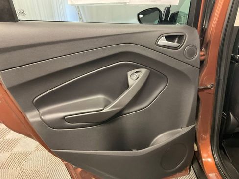Used 2017 Ford Escape Titanium w/ Canadian Touring Package AWD/4WD image 31