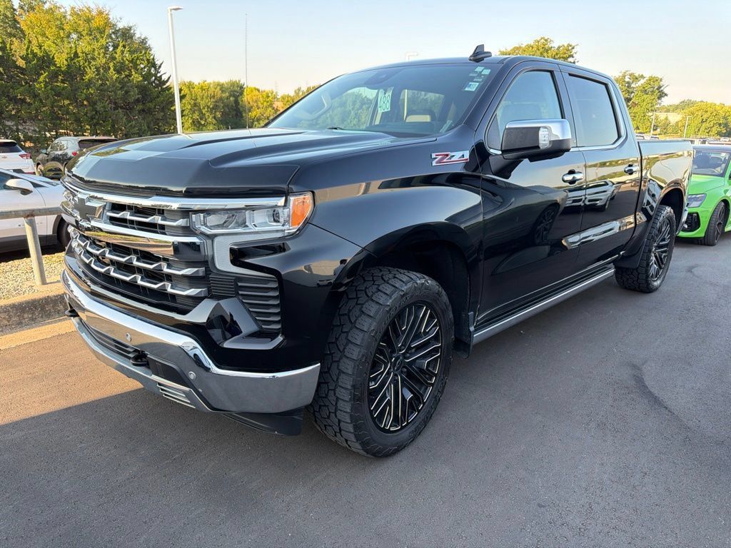 Used 2022 Chevrolet Silverado 1500 LTZ w/ LTZ Premium Package AWD/4WD image 2