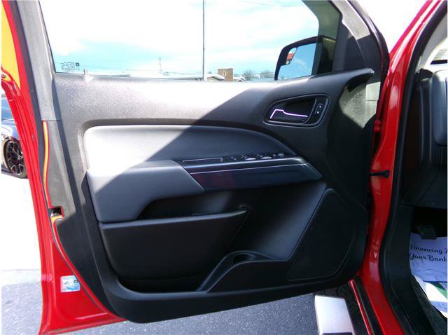 Used 2019 Chevrolet Colorado Z71 AWD/4WD image 2