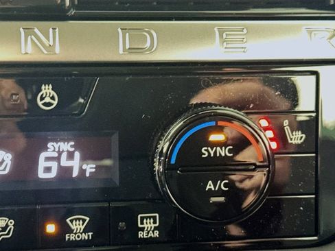 New 2026 Nissan Pathfinder SL image 16