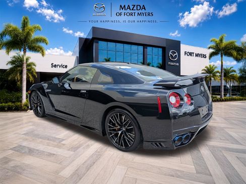 Used 2020 Nissan GT-R Premium w/ Premium Interior Package AWD/4WD image 6