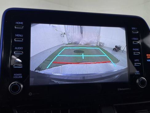 Used 2020 Toyota C-HR XLE FWD image 15