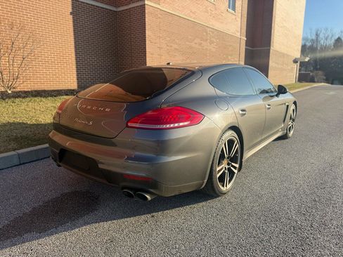 Used 2016 Porsche Panamera S image 15