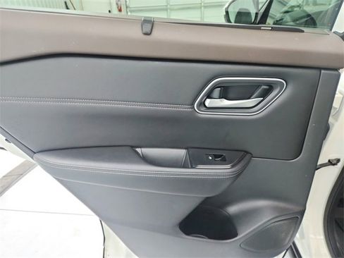 Used 2021 Nissan Rogue SV w/ Premium Package image 33