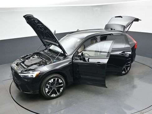 New 2026 Volvo XC60 B5 Plus w/ Protection Package Premier AWD/4WD image 52