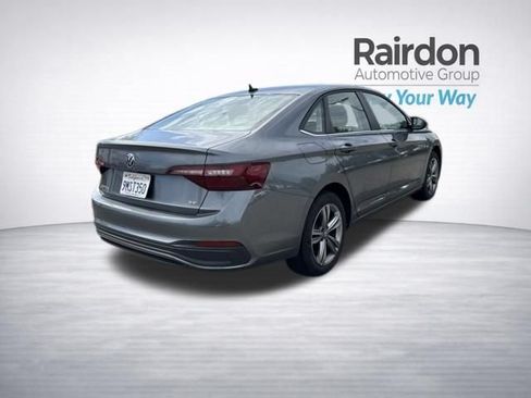 Used 2024 Volkswagen Jetta SE FWD image 7