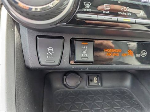 Used 2019 Toyota RAV4 XLE Premium w/ Cold Weather Package AWD/4WD image 30