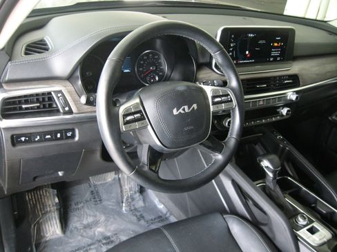 Certified 2022 Kia Telluride EX w/ EX Premium Package image 11