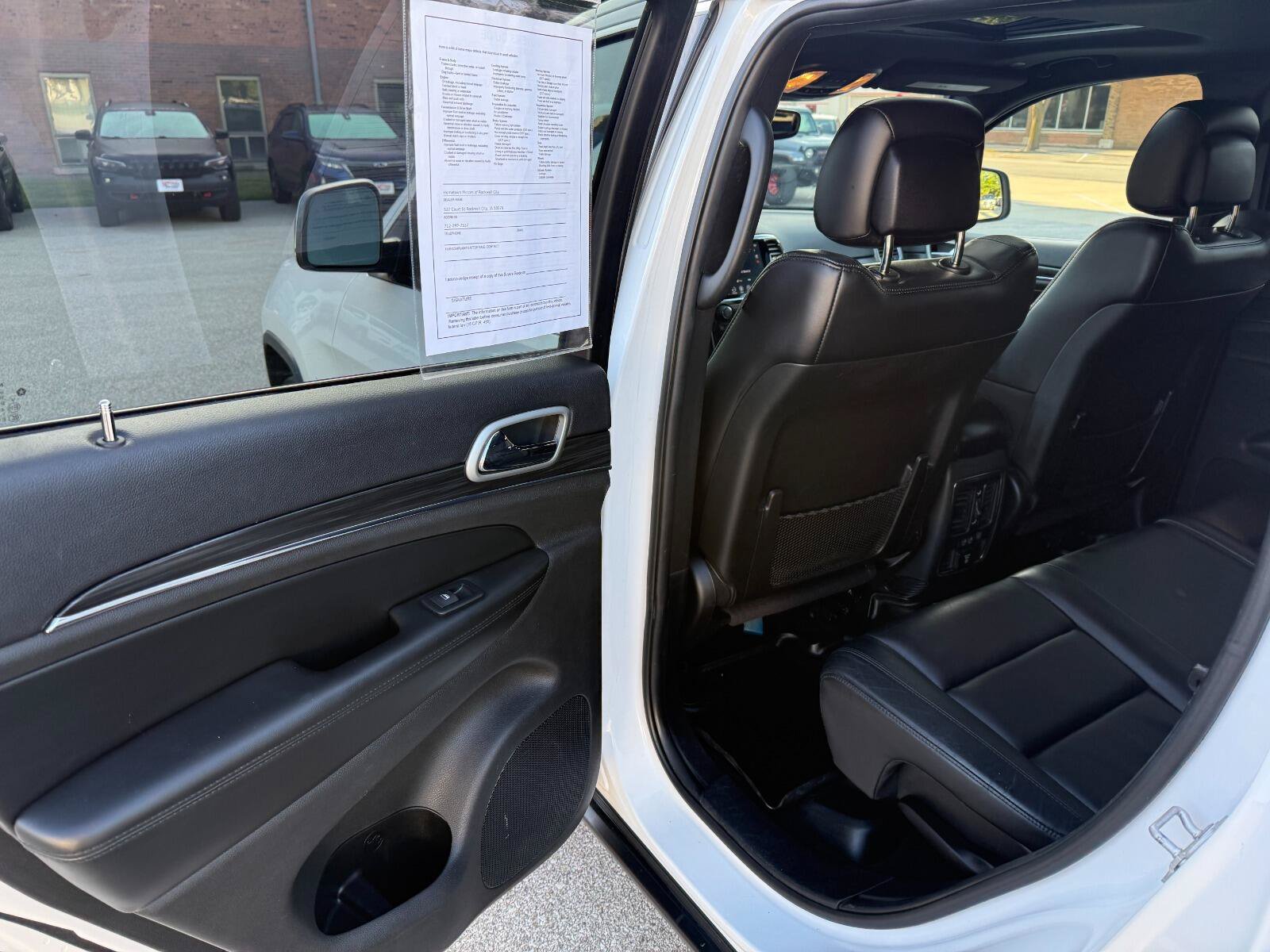 Used 2019 Jeep Grand Cherokee Limited AWD/4WD image 12