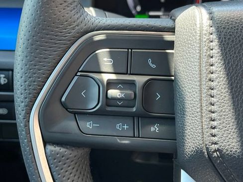 Used 2025 Toyota Tacoma TRD Off-Road AWD/4WD image 16