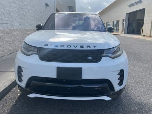 Used 2023 Land Rover Discovery HSE R-Dynamic AWD/4WD image 2
