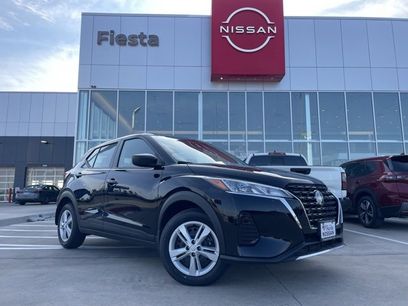New 2025 Nissan Kicks Play S