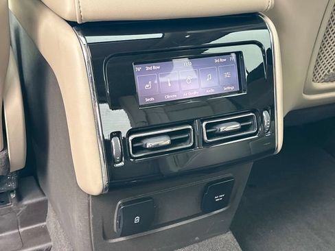 Used 2023 Lincoln Aviator Grand Touring w/ Elements Package Plus AWD/4WD image 18