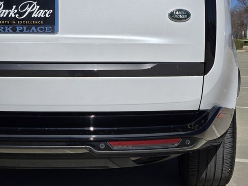 Used 2023 Land Rover Range Rover SE image 15