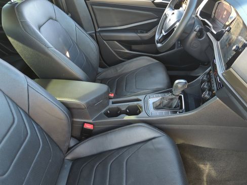 Certified 2021 Volkswagen Jetta SEL Premium image 19