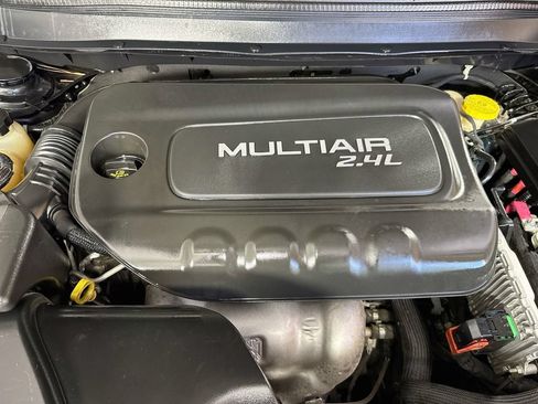 Used 2016 Jeep Cherokee Latitude FWD image 37