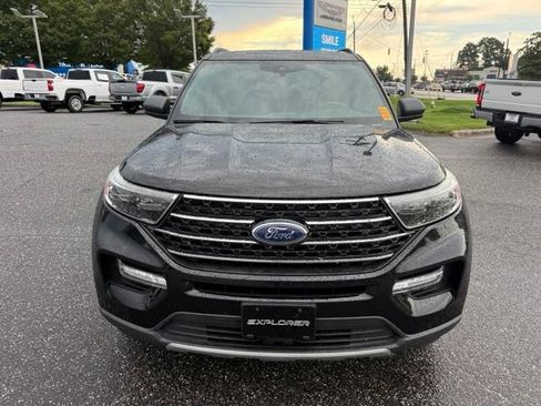 Used 2020 Ford Explorer XLT w/ Equipment Group 202A AWD/4WD image 3