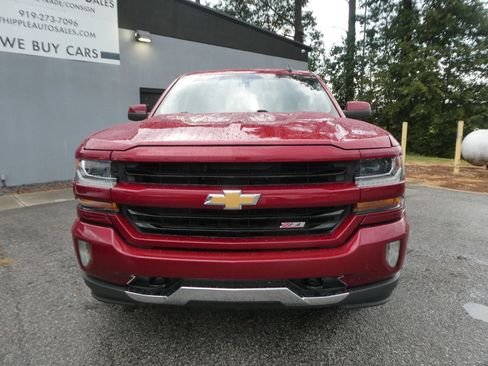 Used 2018 Chevrolet Silverado 1500 LT w/ All Star Edition AWD/4WD image 2