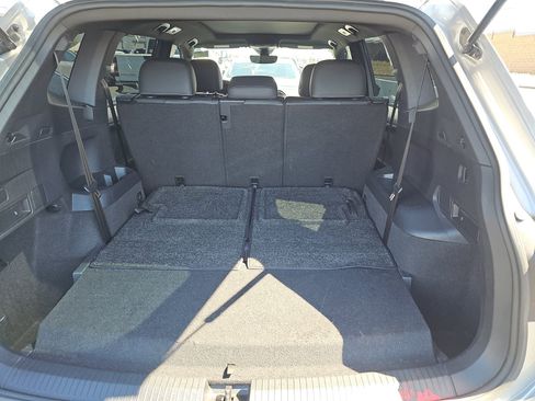 Used 2023 Volkswagen Tiguan SE R-Line image 18