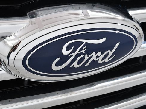 Used 2017 Ford F150 XLT w/ Equipment Group 302A Luxury image 20