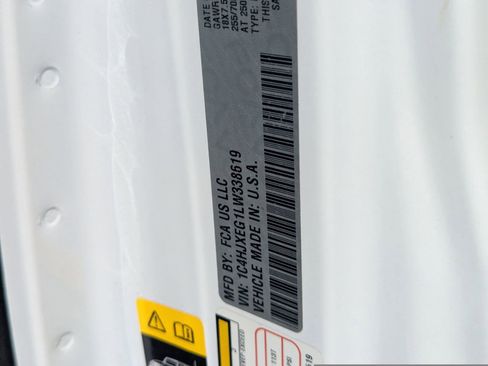 Used 2020 Jeep Wrangler Unlimited Sahara image 10