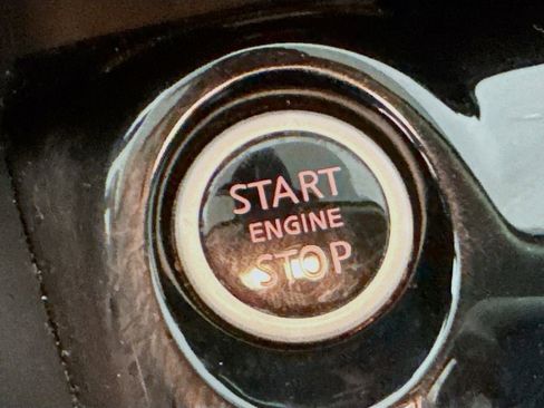 Used 2020 Nissan Kicks SV image 21