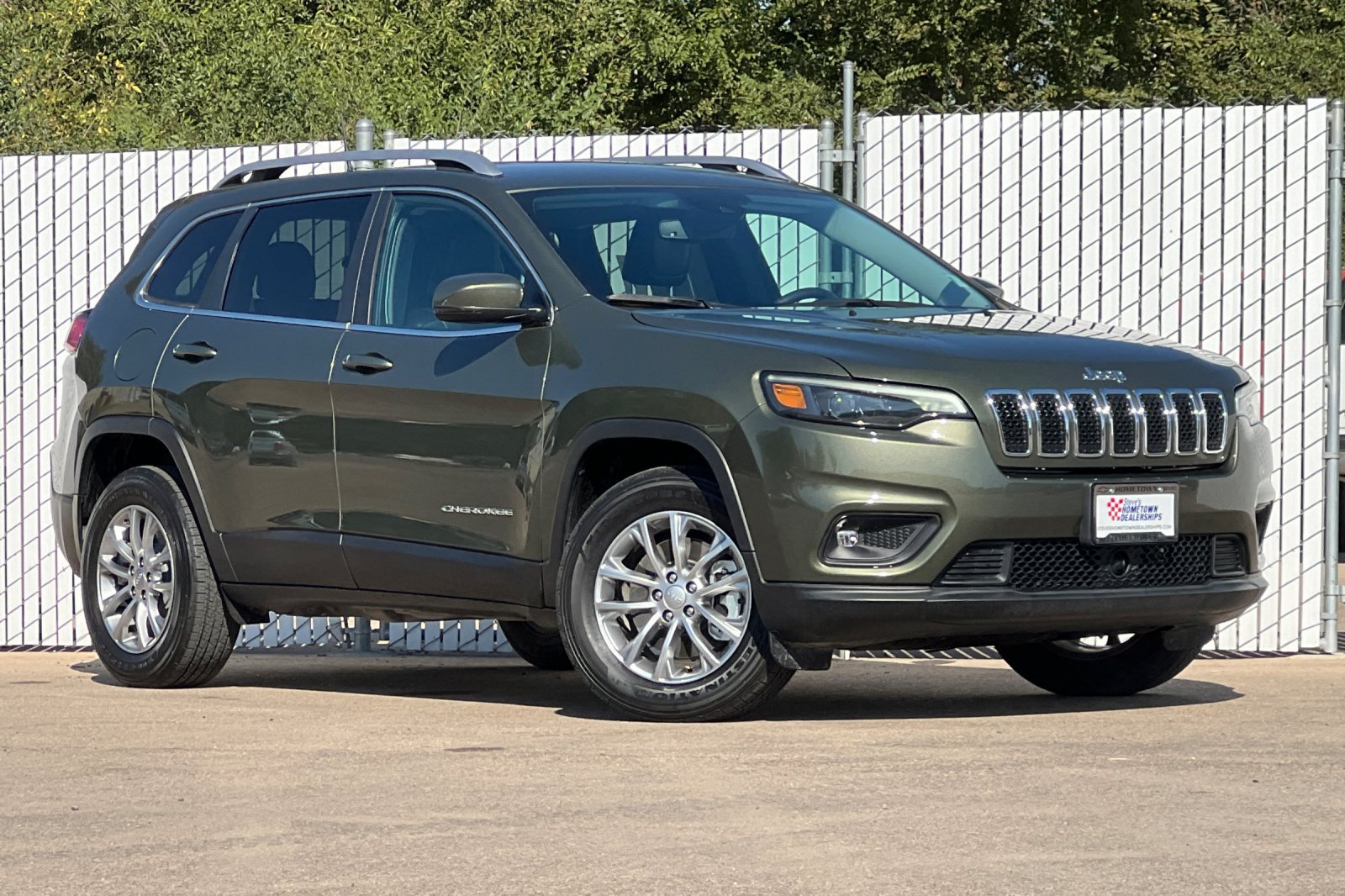 Used 2021 Jeep Cherokee Latitude Lux w/ Comfort/Convenience Group AWD/4WD image 2