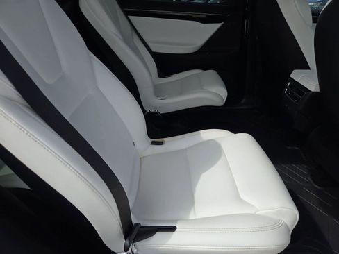 Used 2018 Tesla Model X 100D AWD/4WD image 17